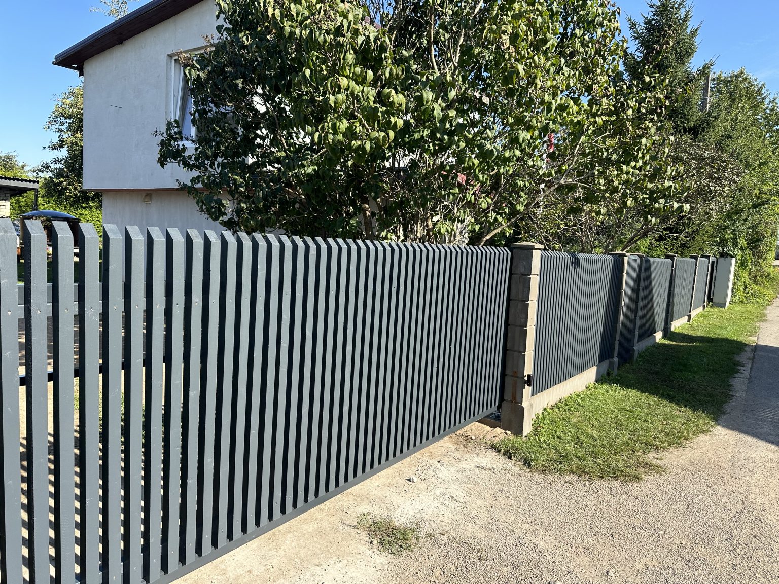 IMG 1120 2 2 - Aluzinc, metāla logi, metāla sētas, metāla vārti, bīdāmie vārti Rīgā IMG 1120 2 2 - Aluzinc, metāla logi, metāla sētas, metāla vārti, bīdāmie vārti Rīgā