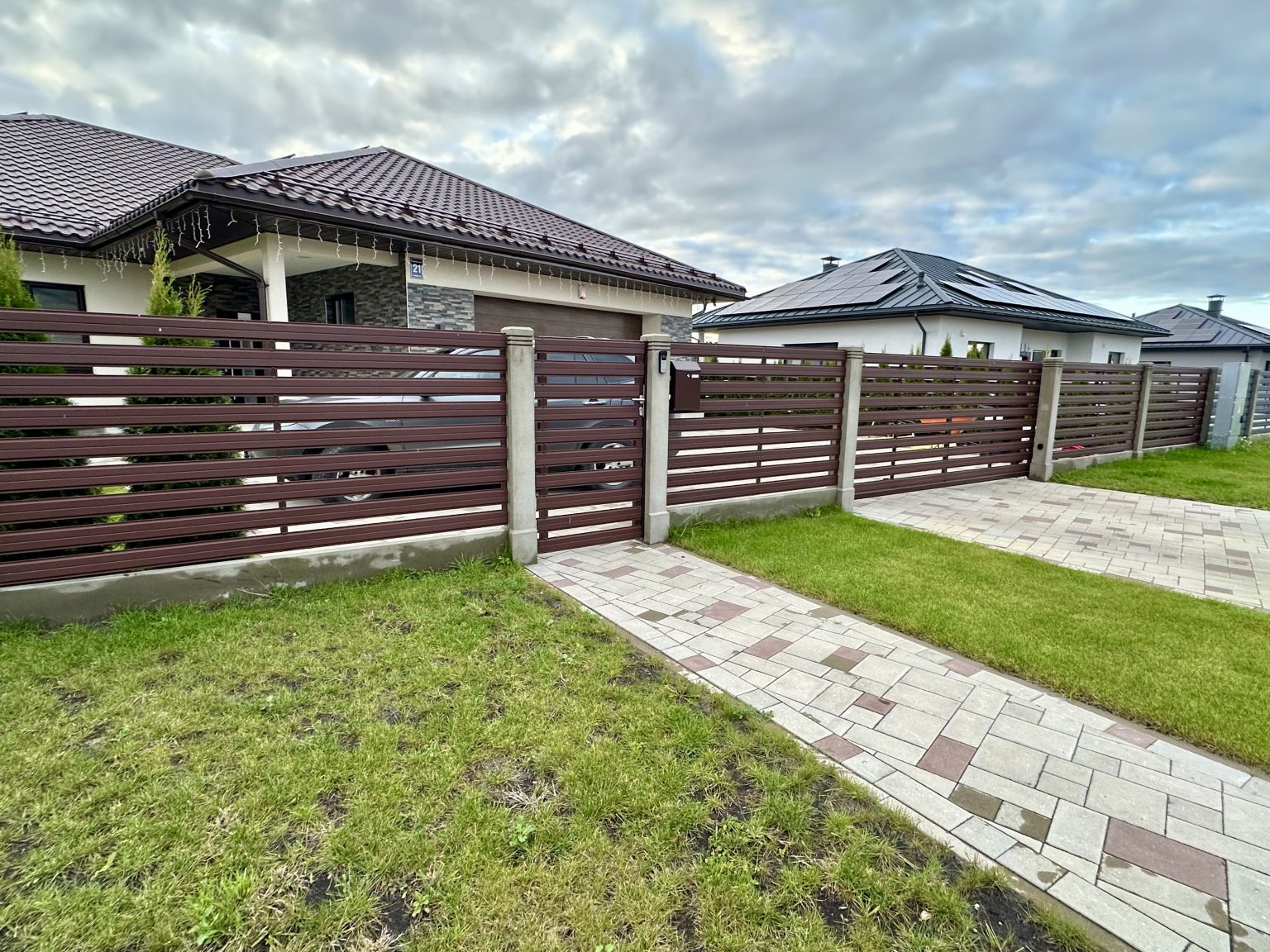 IMG 1346 2 5 - Aluzinc, metāla logi, metāla sētas, metāla vārti, bīdāmie vārti Rīgā IMG 1346 2 5 - Aluzinc, metāla logi, metāla sētas, metāla vārti, bīdāmie vārti Rīgā