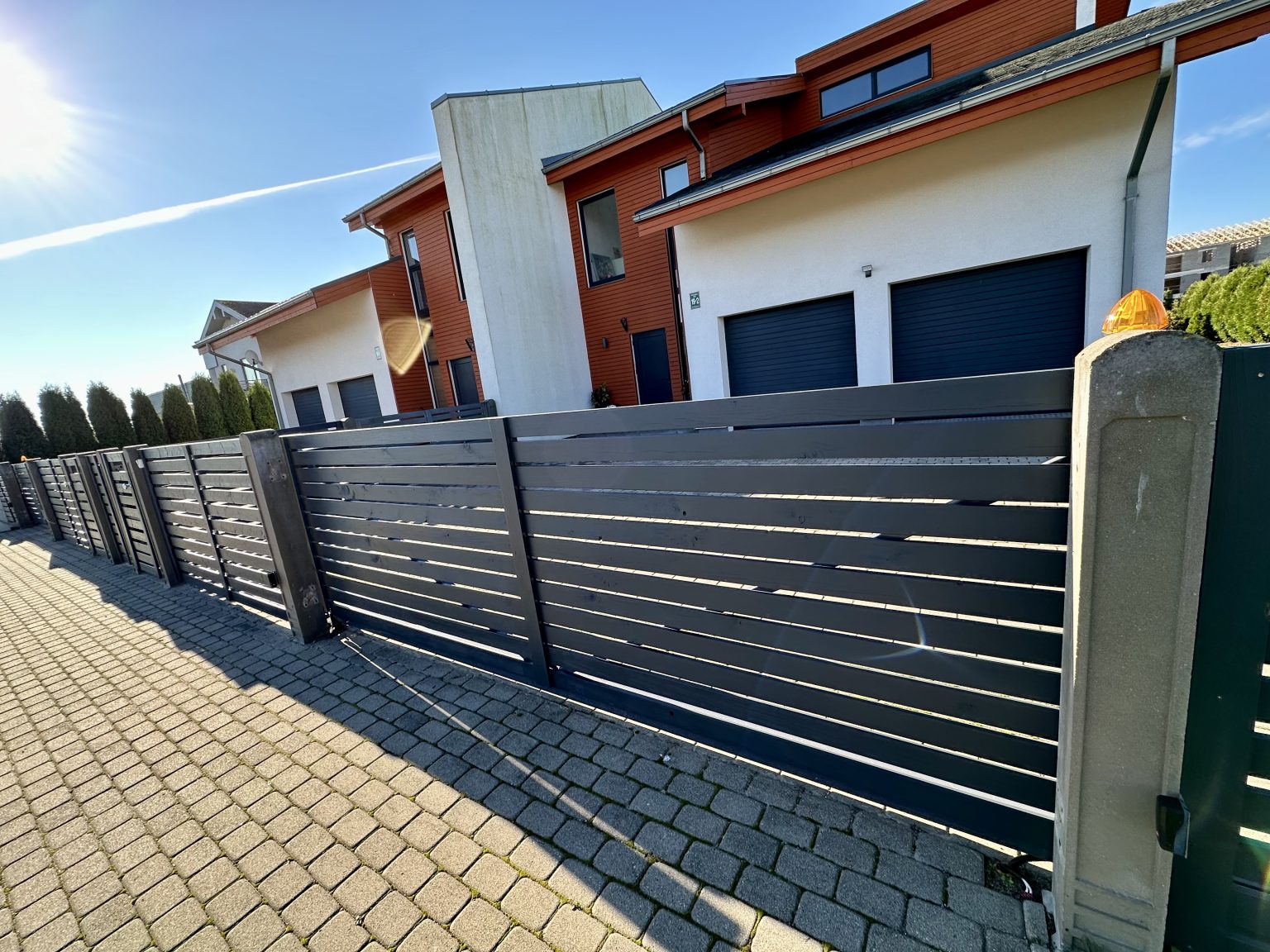 IMG 1480 2 2 - Aluzinc, metāla logi, metāla sētas, metāla vārti, bīdāmie vārti Rīgā IMG 1480 2 2 - Aluzinc, metāla logi, metāla sētas, metāla vārti, bīdāmie vārti Rīgā