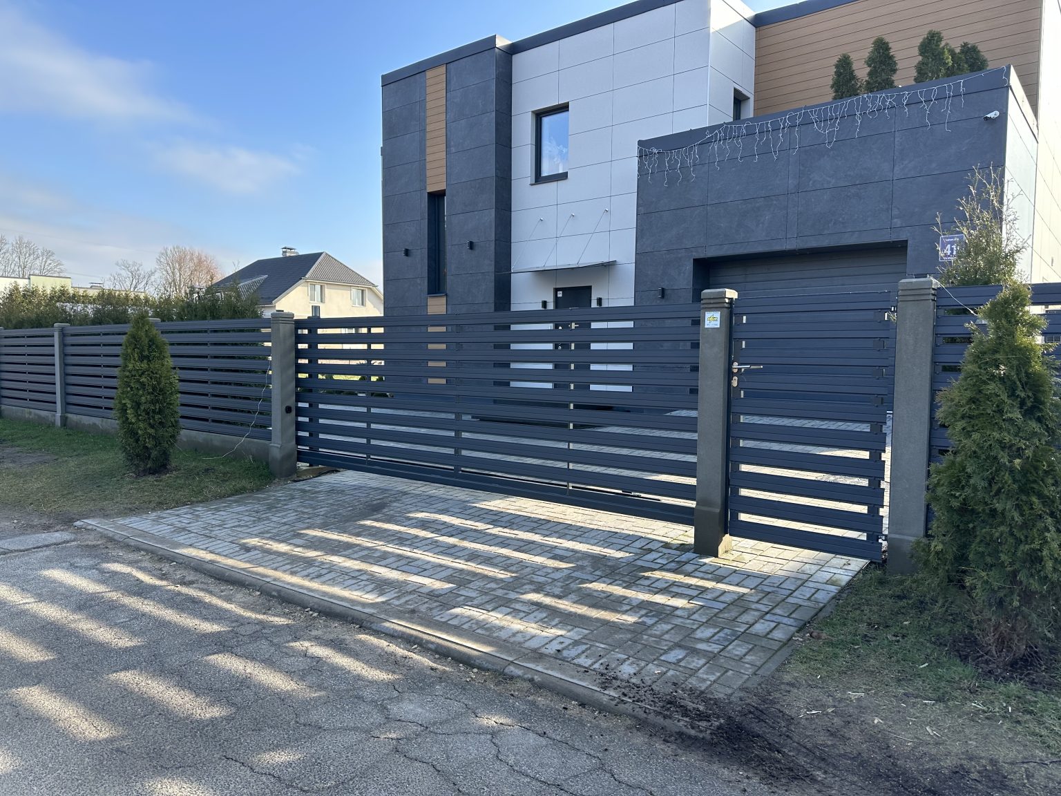 IMG 4752 5 - Aluzinc, metāla logi, metāla sētas, metāla vārti, bīdāmie vārti Rīgā IMG 4752 5 - Aluzinc, metāla logi, metāla sētas, metāla vārti, bīdāmie vārti Rīgā