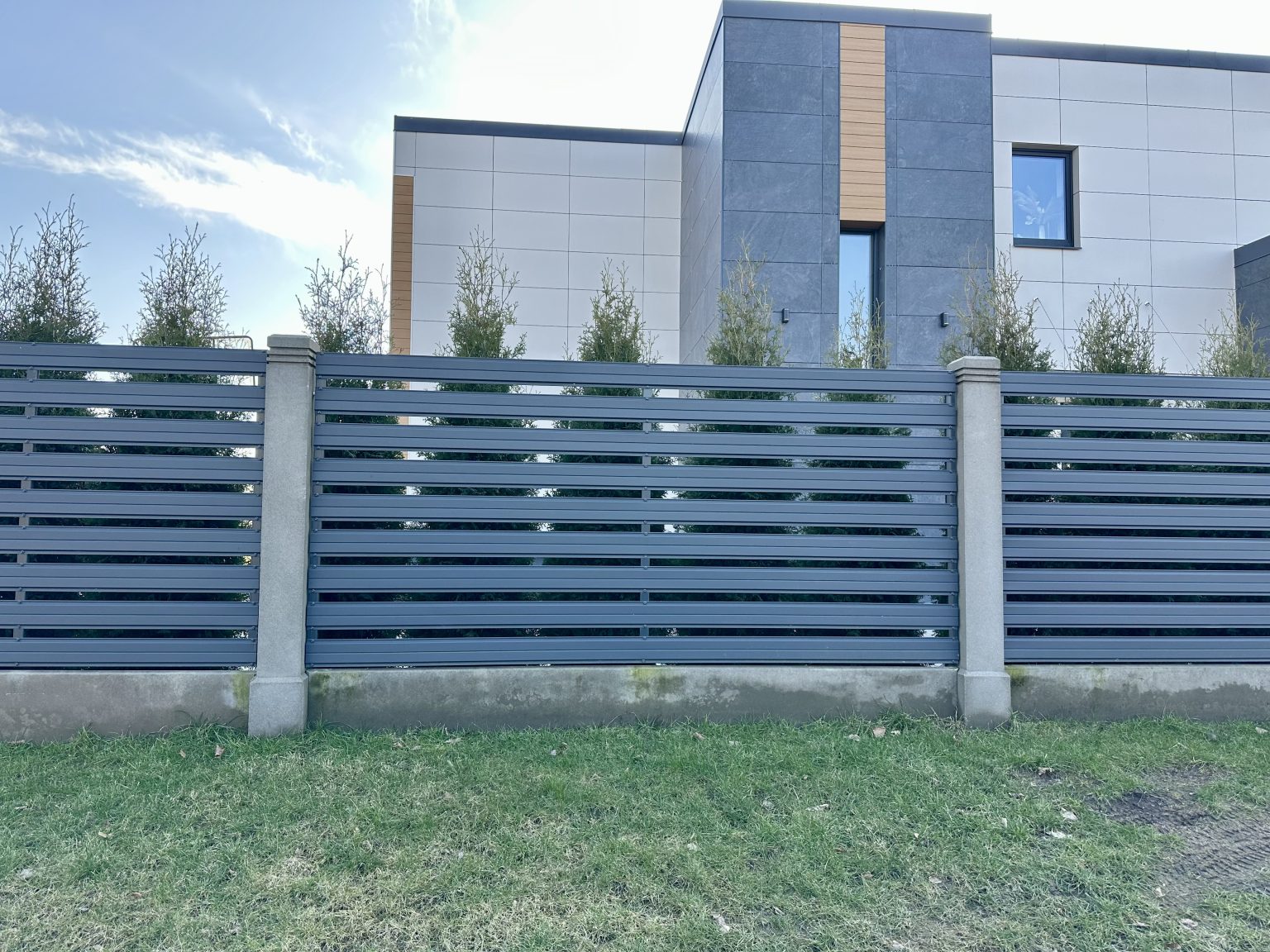 IMG 4761 2 4 - Aluzinc, metāla logi, metāla sētas, metāla vārti, bīdāmie vārti Rīgā IMG 4761 2 4 - Aluzinc, metāla logi, metāla sētas, metāla vārti, bīdāmie vārti Rīgā