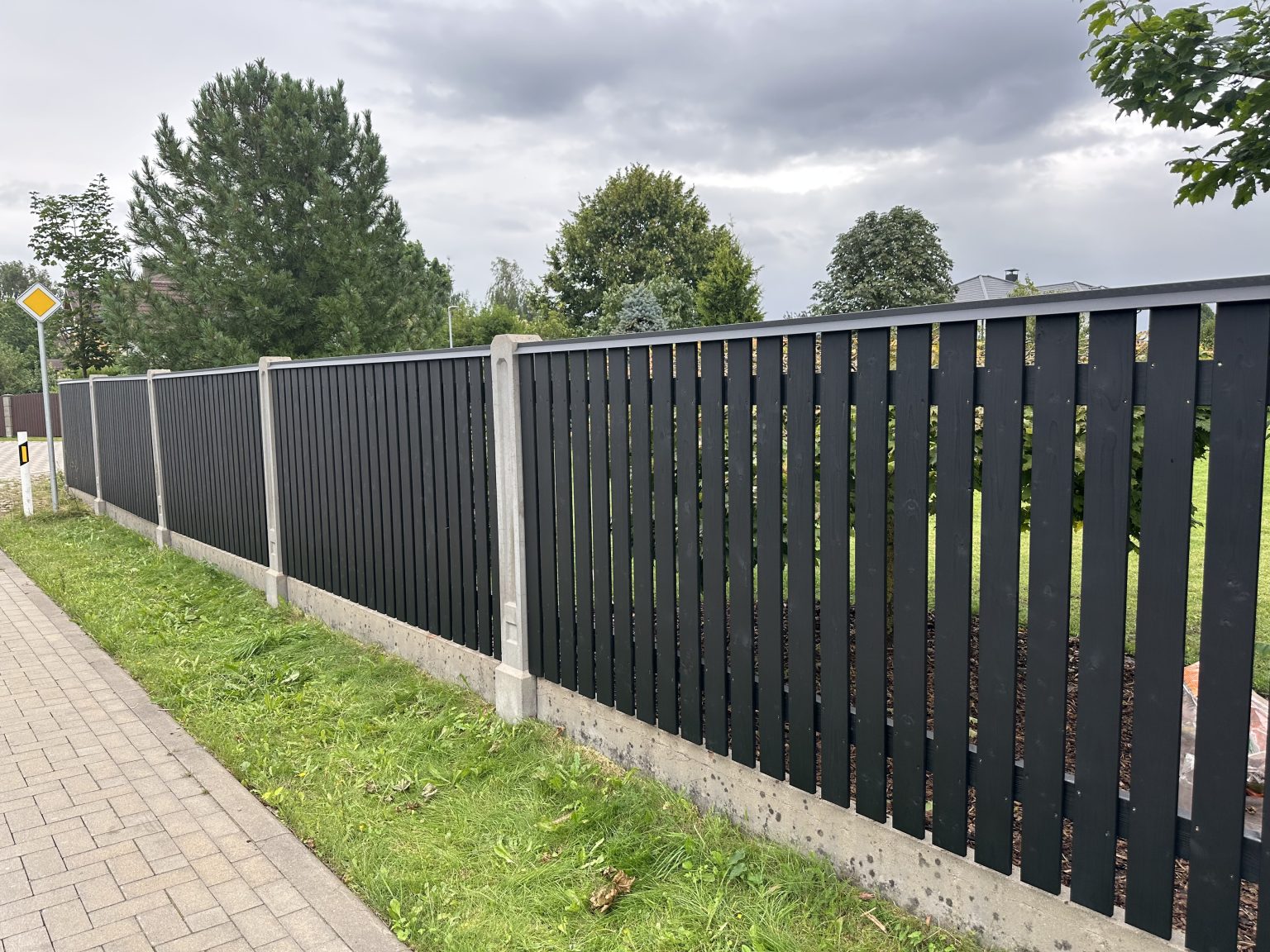 IMG 6945 2 3 - Aluzinc, metāla logi, metāla sētas, metāla vārti, bīdāmie vārti Rīgā IMG 6945 2 3 - Aluzinc, metāla logi, metāla sētas, metāla vārti, bīdāmie vārti Rīgā