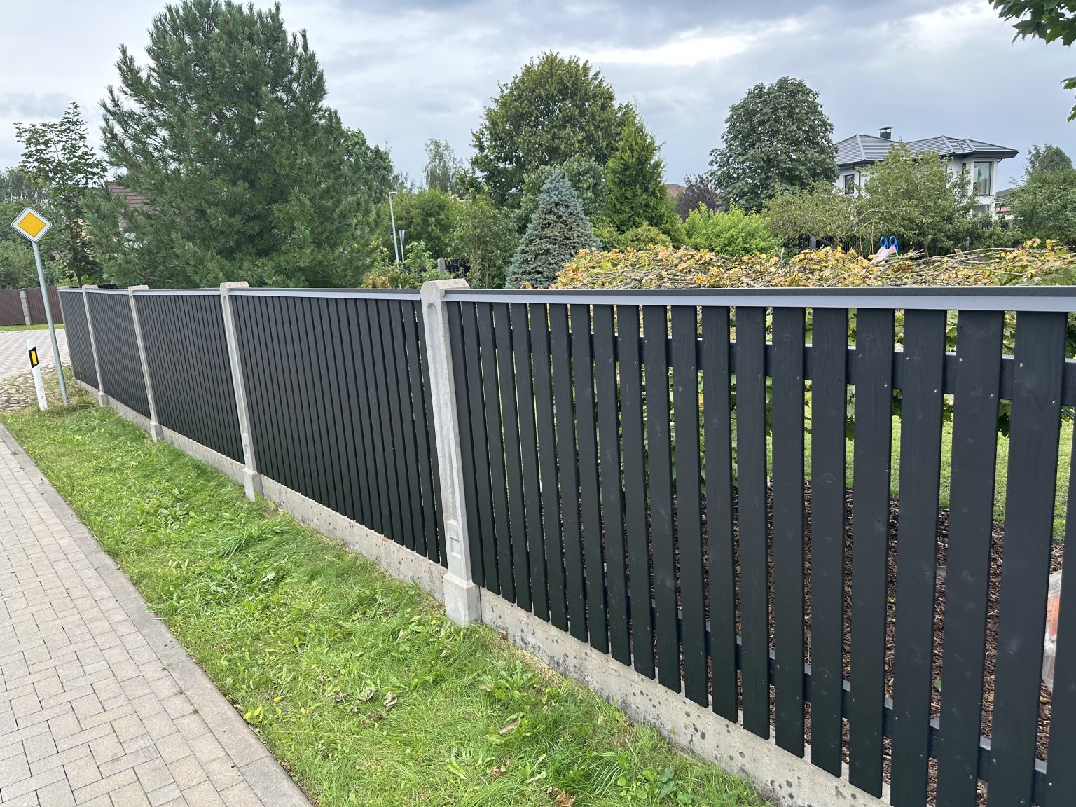 IMG 6946 2 2 - Aluzinc, metāla logi, metāla sētas, metāla vārti, bīdāmie vārti Rīgā